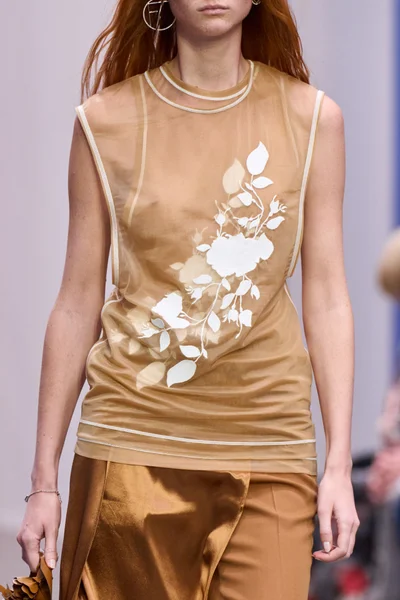 Look 57